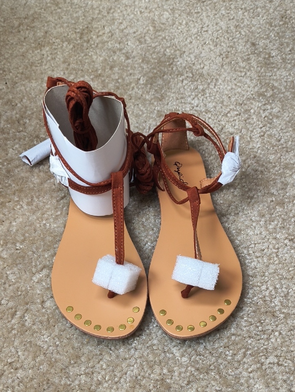 Qupid Tan and Brown Lace-Up T-Strap Gladiator Sandals Size 5.5 T10